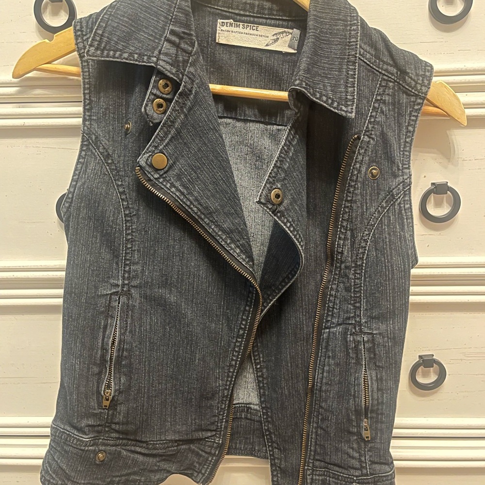 Denim Sleeveless Vest with Zipper Details